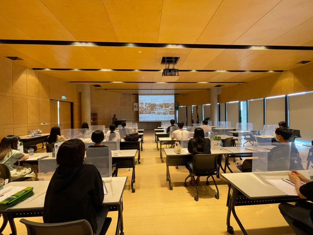 KakaoTalk 20241119 134852763 02 현대자동차 채용공고 자소서첨삭 자기소개서문항 자소서항목 대기업생산직 사람인 잡코리아 자소설닷컴 삼성전자 SK하이닉스 현대로템 기아자동차 자소서첨삭대필 컨설팅 서비스 소개, 서류 면접 합격